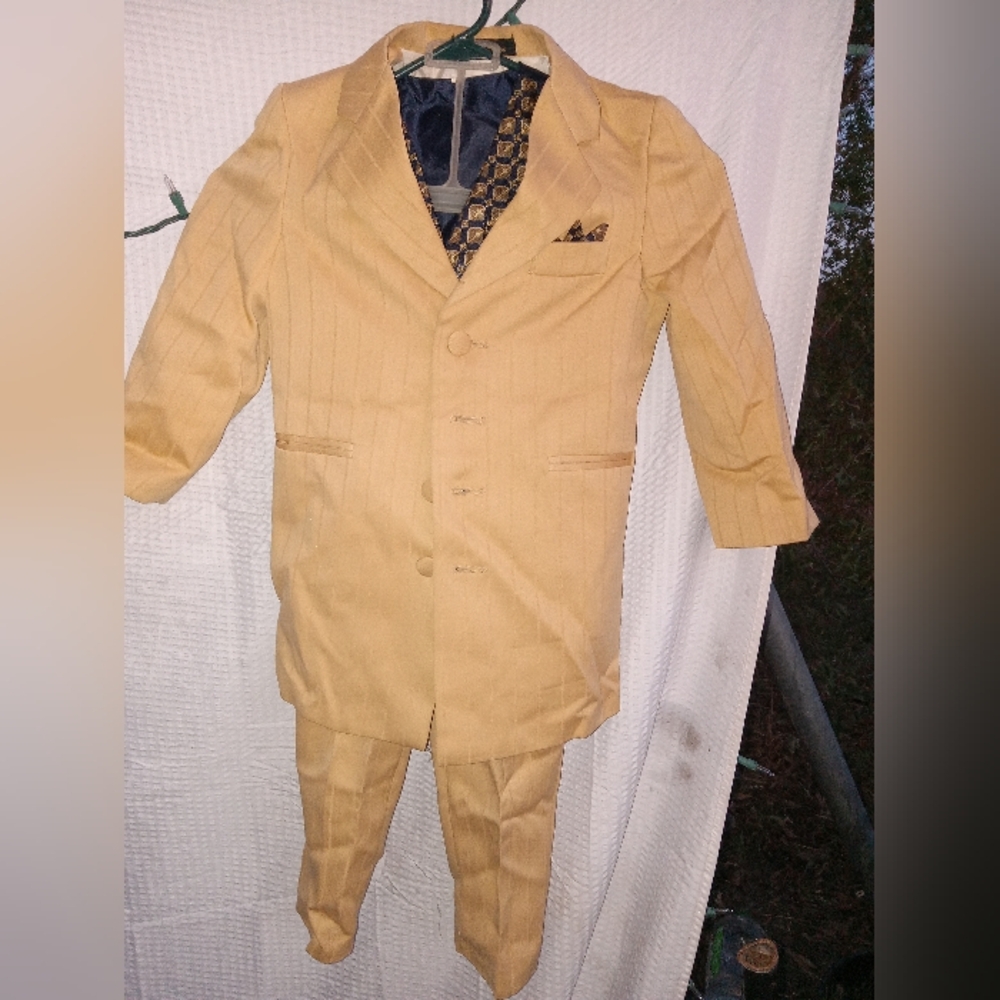 3-Piece Boys' Suit (Size 4T)